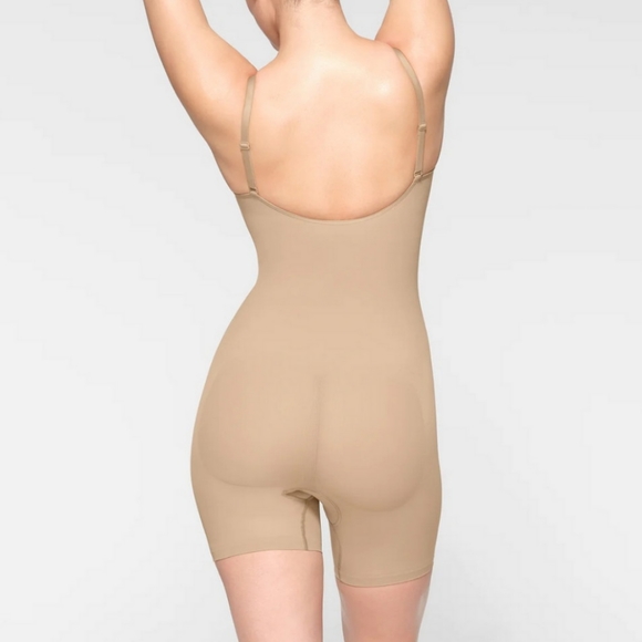 SKIMS seamless sculpt MID THIGH BODYSUIT S-M Small - MEDIUM - Picture 6 of 6